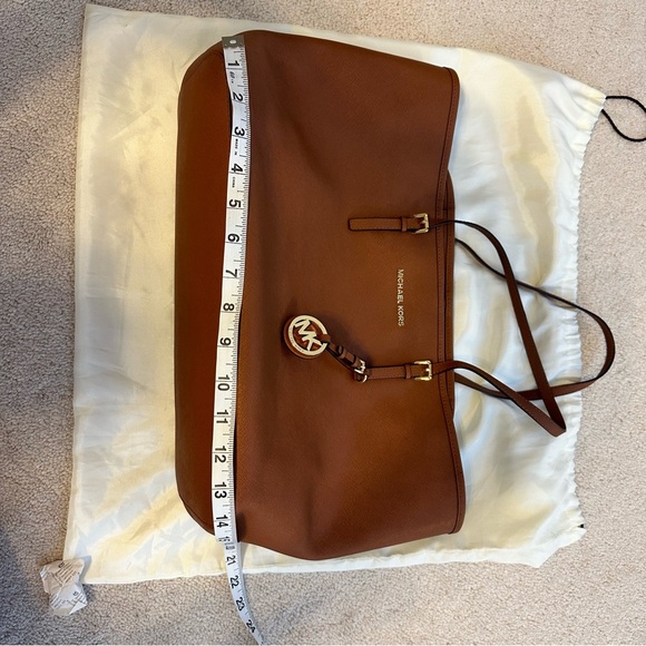 Michael Korrs Jet set tote - Picture 10 of 10